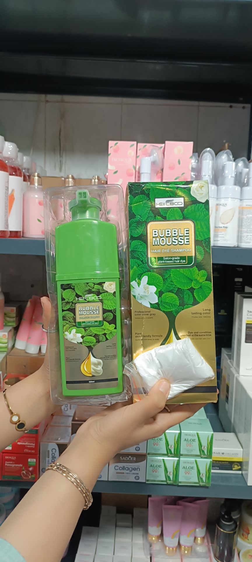 🤩شامپو رنگ بابل موس 💚  ✨بدون آمونیاک • ✨ بدون نیاز به دکلره •  ✨رنگ‌دهی سریع فقط در چند دقیقه ✨مناسب برا آقایان و بانوان  ✨رنگ مشکی  قیمت